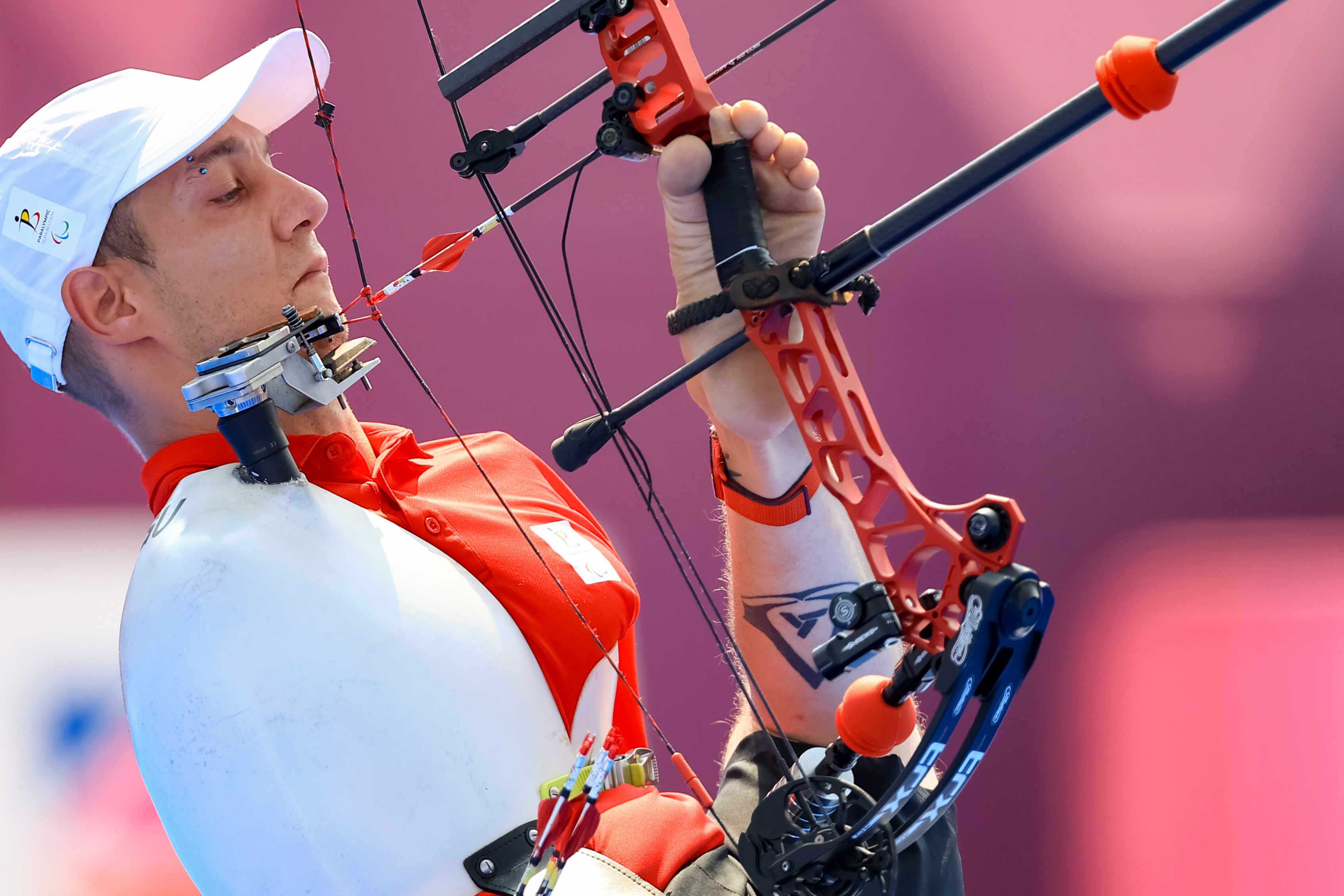 How Para archer Van Montagu used his feet to win a fight with himself